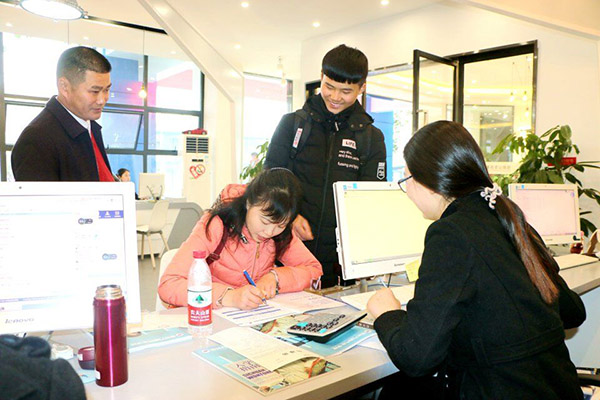 四川万通2019春季报名现场火爆（二）
