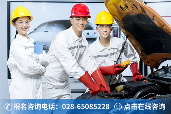学汽修来万通，报名享好礼！