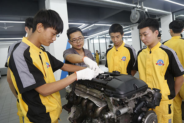汽修学校学费
