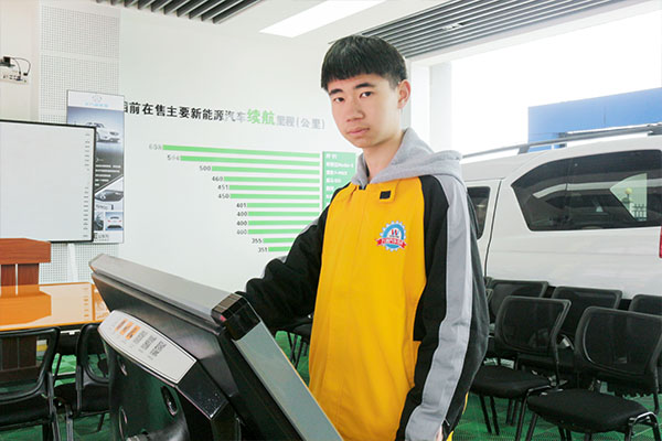 万通学子
